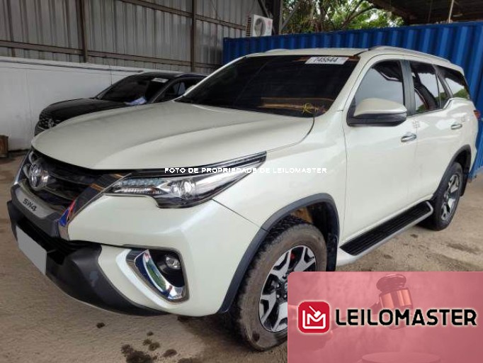 TOYOTA HILUX SW4 20/20