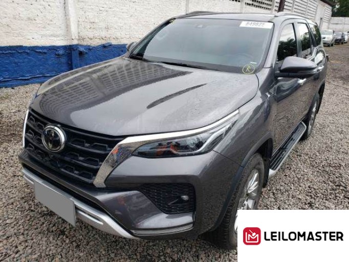 TOYOTA HILUX SW4 21/21
