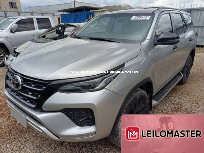 TOYOTA HILUX SW4 21/21